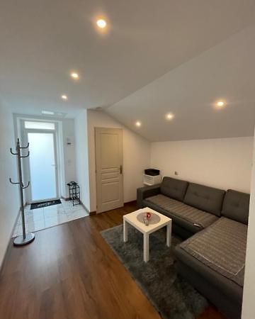 Studio Privee Vesoul -Wifi,Tv,Clim,Parking Gratuit 외부 사진