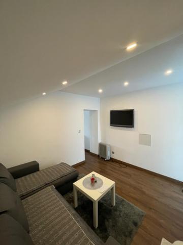 Studio Privee Vesoul -Wifi,Tv,Clim,Parking Gratuit 외부 사진