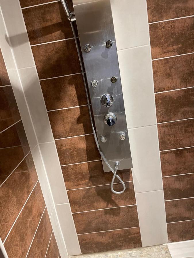 Studio Privee Vesoul -Wifi,Tv,Clim,Parking Gratuit 외부 사진