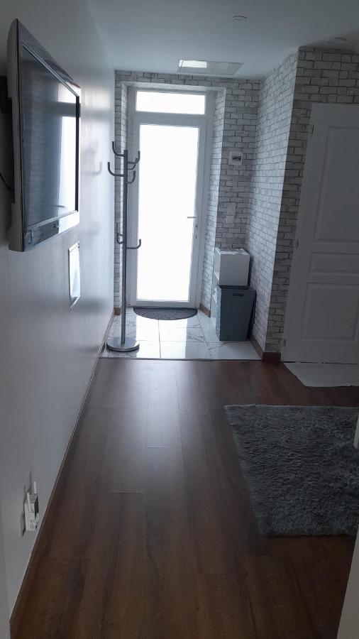 Studio Privee Vesoul -Wifi,Tv,Clim,Parking Gratuit 외부 사진